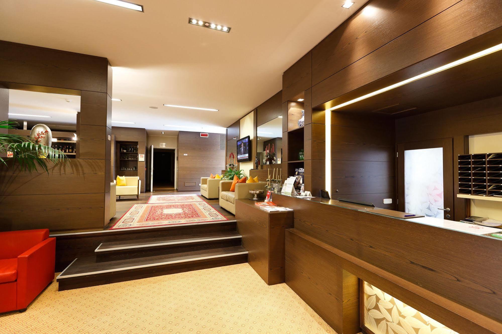 Hotel Villa Delle Rose - Malpensa Oleggio Bagian luar foto